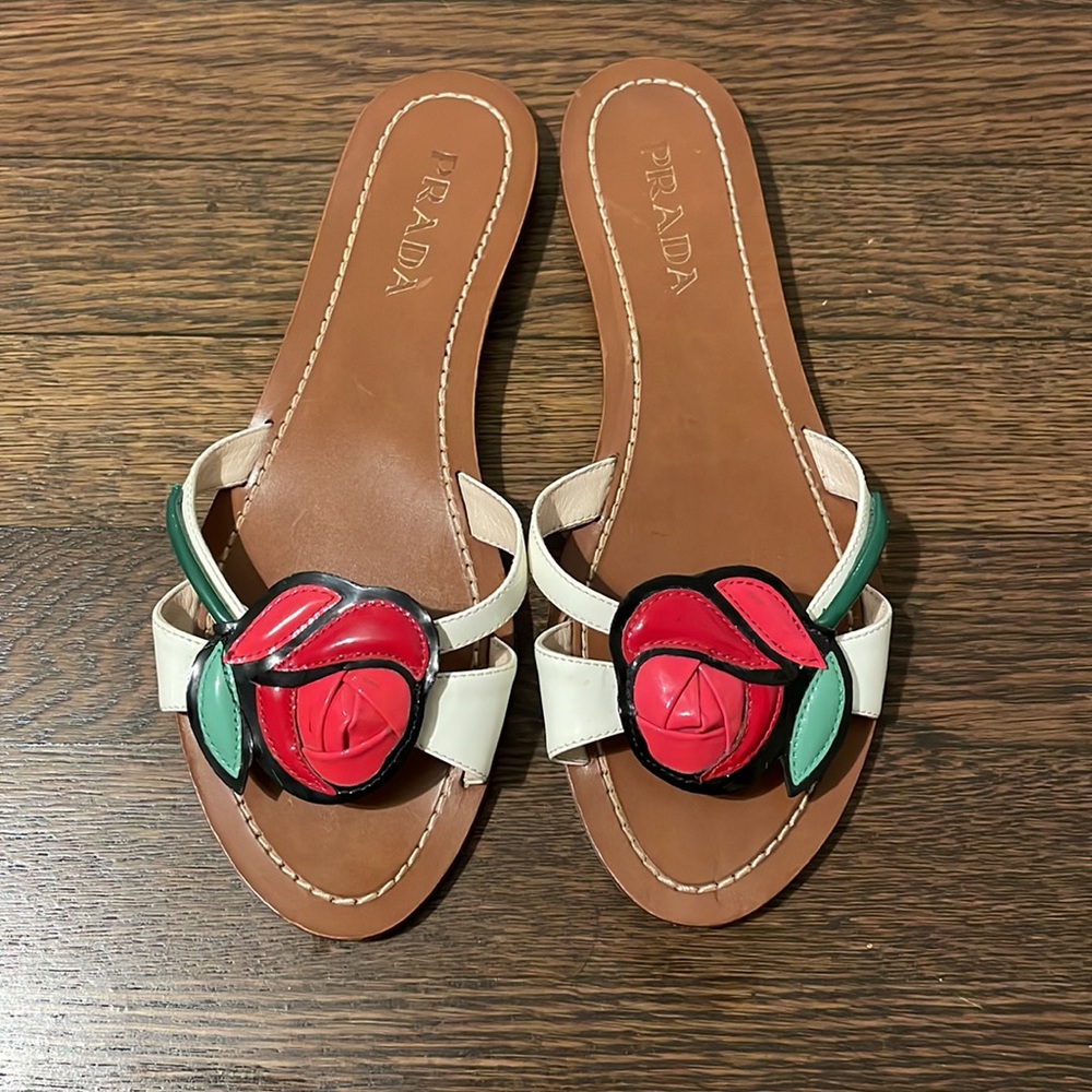 Vintage Prada Size 37/ US size 7 (slim)